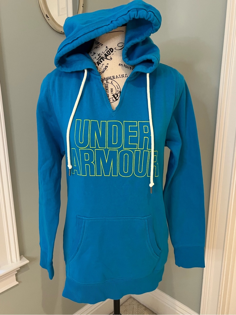 Under Armour V-neck fleece hoodie |Cruise Blue | SZM | Lime Lettering | Like New